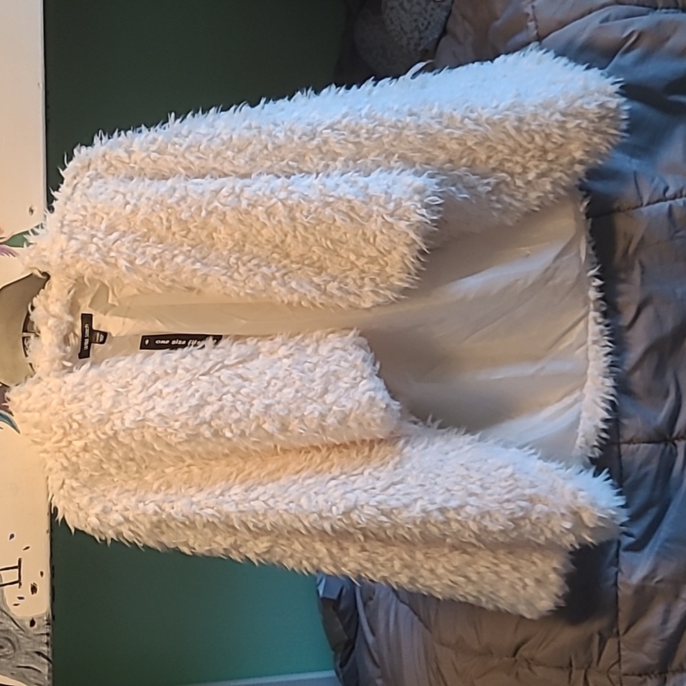 Wild stitch, fur vest